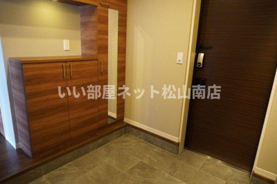 【玄関】 | シャーメゾンキャメリア