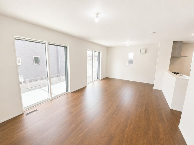 静岡市清水区蜂ヶ谷南町の新築一戸建の居間・リビング