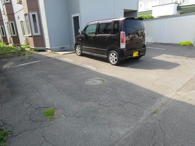 華ハイツの駐車場