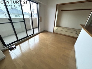 アルカディア段上の居間