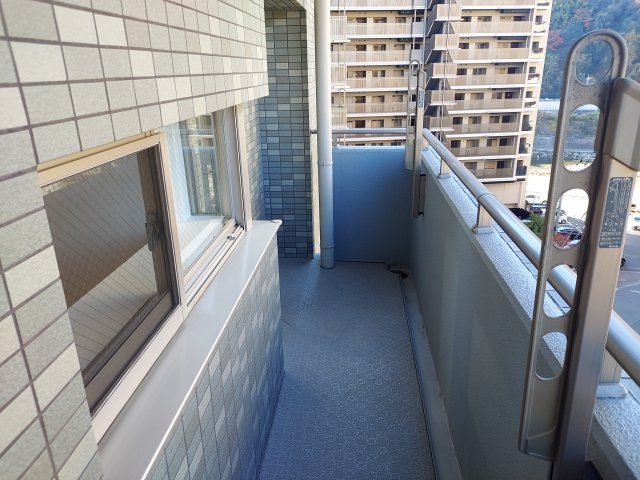 パークスクエア宝塚フォレストタワーのバルコニー|西側バルコニー