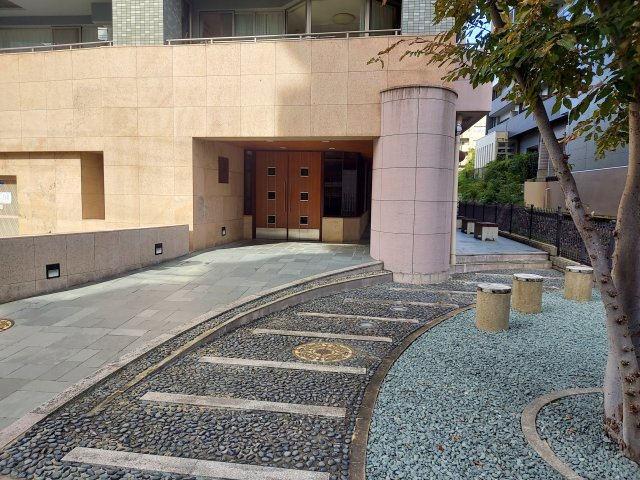 パークスクエア宝塚フォレストタワーのエントランス