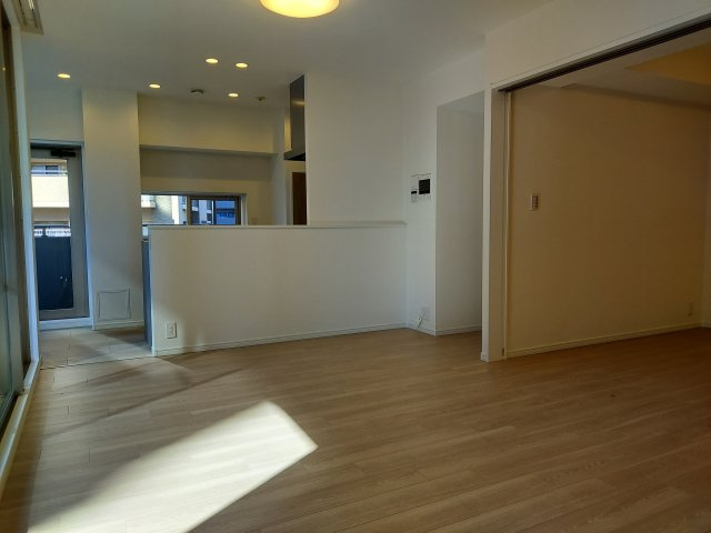 パークスクエア宝塚フォレストタワーの居間・リビング