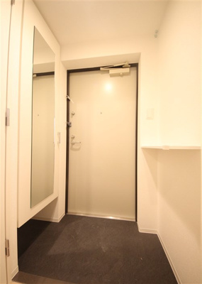 【玄関】 | セレニテ堺筋本町リアン