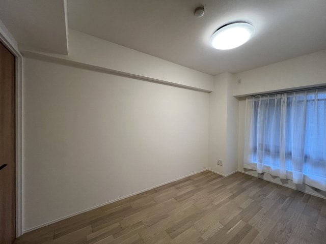 全室６帖超で広さも心も余裕のある暮らし【コスモ横浜常盤台公園】の洋室|個人の部屋や寝室として使える洋室です