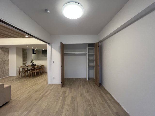 全室６帖超で広さも心も余裕のある暮らし【コスモ横浜常盤台公園】の洋室|きれいな洋室です