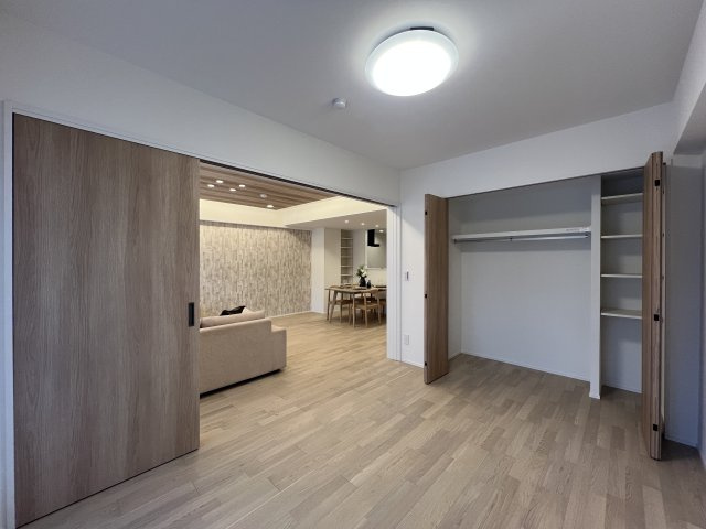 全室６帖超で広さも心も余裕のある暮らし【コスモ横浜常盤台公園】の洋室|ゆったりした洋室です