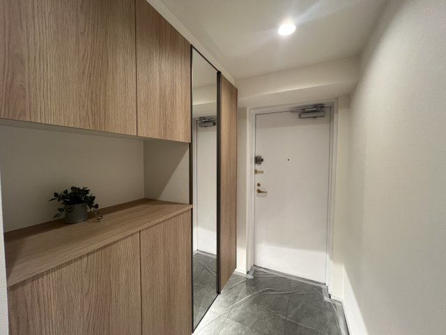 全室６帖超で広さも心も余裕のある暮らし【コスモ横浜常盤台公園】の玄関|毎日通る玄関はこちらです