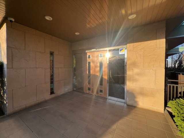 全室６帖超で広さも心も余裕のある暮らし【コスモ横浜常盤台公園】のエントランス|エントランスです