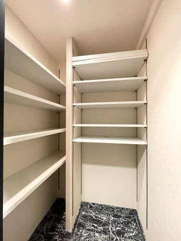 プレサンス京都一乗寺の収納|シューズインクローゼット