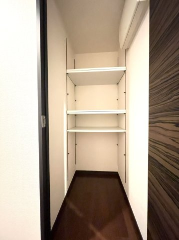 プレサンス京都一乗寺の収納|玄関横収納