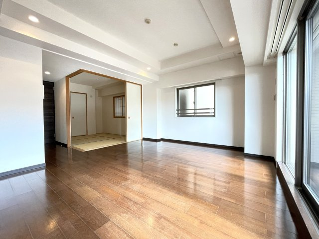 プレサンス京都一乗寺の居間・リビング|12.2帖