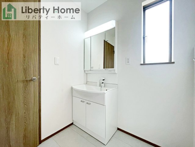 小美玉市栗又四ヶ　新築戸建の独立洗面台