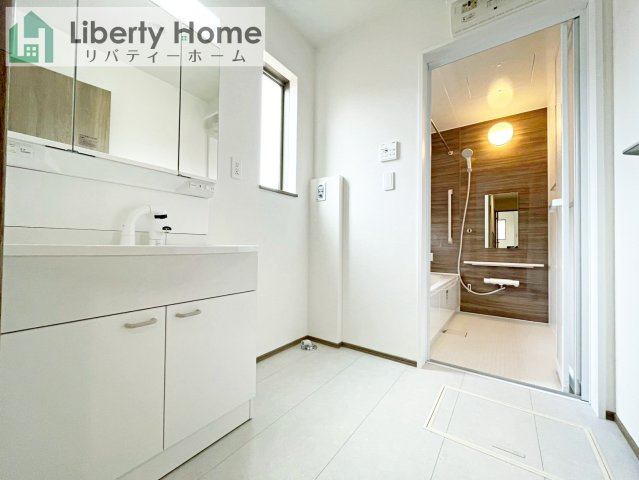 小美玉市栗又四ヶ　新築戸建の脱衣所