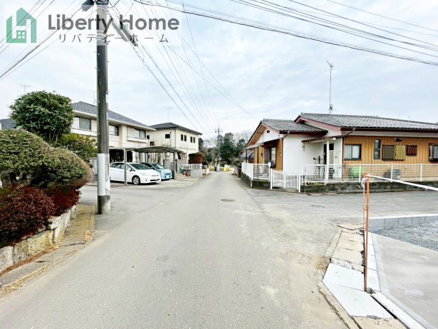 小美玉市栗又四ヶ　新築戸建の前面道路含む現地写真
