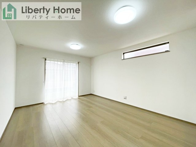 小美玉市栗又四ヶ　新築戸建の居間・リビング