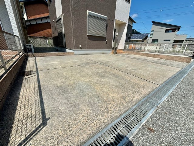 マハロ継の駐車場