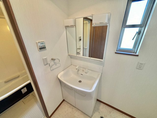 マハロ継の洗面所