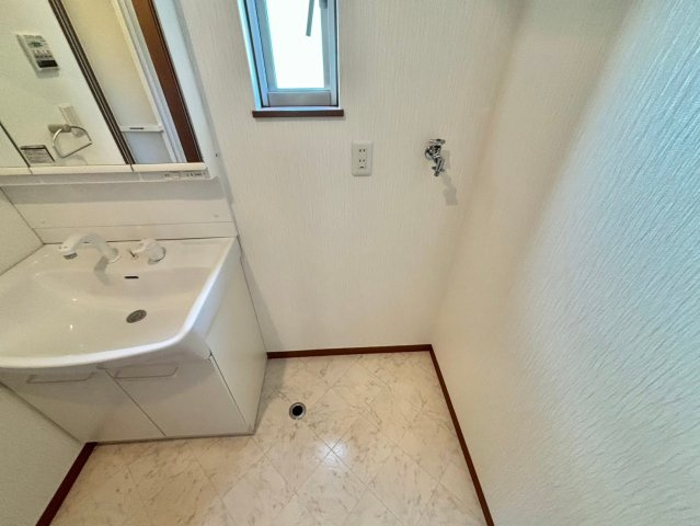 マハロ継の洗面所