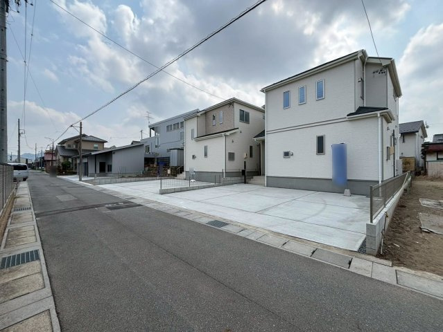 ハートフルタウン　岐阜市近島　全２区画分譲の前面道路含む現地写真|■前面道路　■ヤマダ不動産　株式会社リライフ　
■夢のマイホーム購入をフルサポートします！
