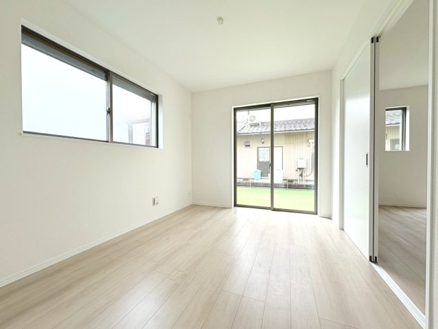 ハートフルタウン　岐阜市近島　全２区画分譲の洋室|すべての居室にはたっぷり収納できる大型クローゼットを設置しています。