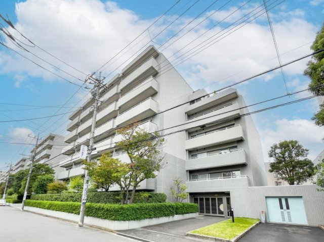 ダイアパレスグランデージ大倉山の外観