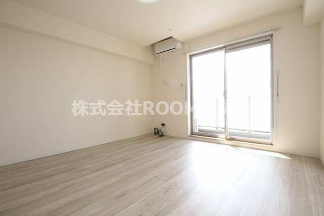 フリューゲル年見の居間・リビング|こちらの居間で趣味の時間をお楽しみください