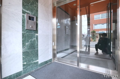 【エントランス】 | エピュレ | エントランスです