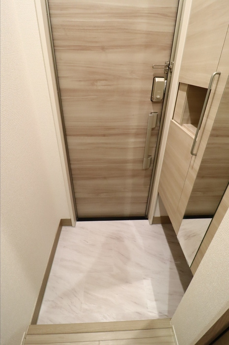 RエイトコウヤマBの玄関