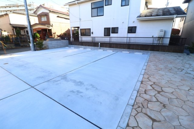 RエイトコウヤマBの駐車場