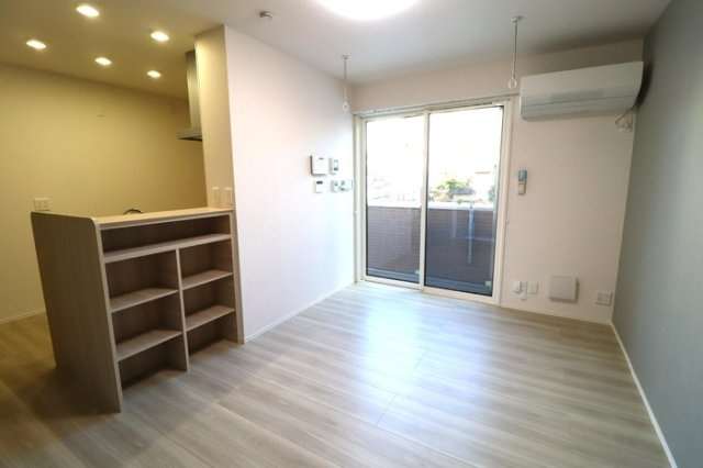 RエイトコウヤマBの居間・リビング