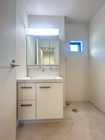 練馬区貫井３丁目　新築一戸建　西武池袋線　富士見台の独立洗面台