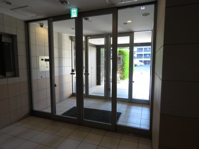 プレシス本川越のエントランス