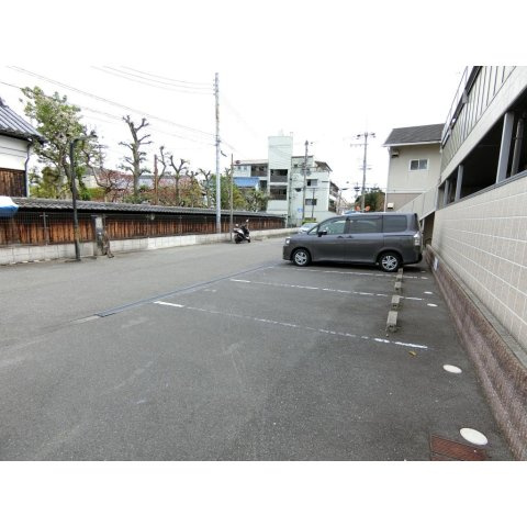 Ｄ・スクウェアの駐車場