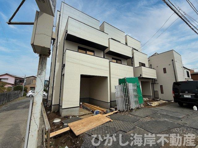 茅ヶ崎市柳島海岸　新築戸建　全６棟の外観|4月6日撮影　建築中　現地外観