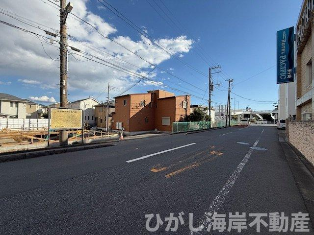 茅ヶ崎市柳島海岸　新築戸建　全６棟の前面道路含む現地写真|12月5日撮影　建築中　現地外観