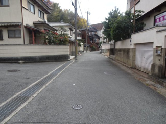 【前面道路含む現地写真】 | 川西市平野1丁目　建築条件無土地