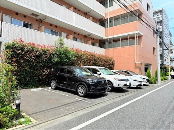 パークスフィア中野富士見町の駐車場|駐車場完備です