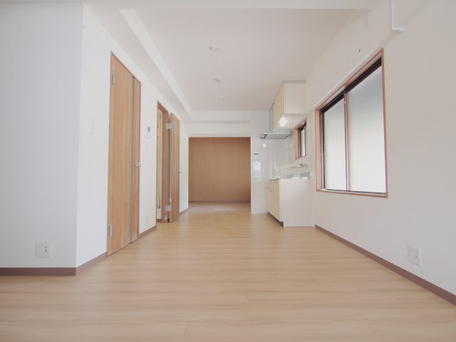 セブンハイツの居間・リビング