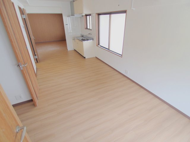 セブンハイツの居間・リビング