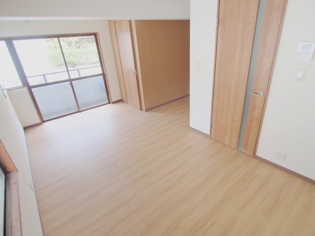 セブンハイツの居間・リビング