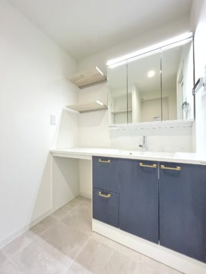 【洗面所】 | セントラルパーク・ウエストD棟 | 広い洗面スペース