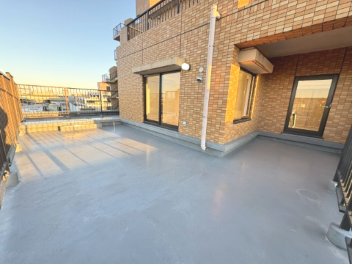 【バルコニー】