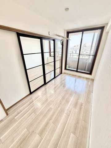 プラネ三軒茶屋の洋室