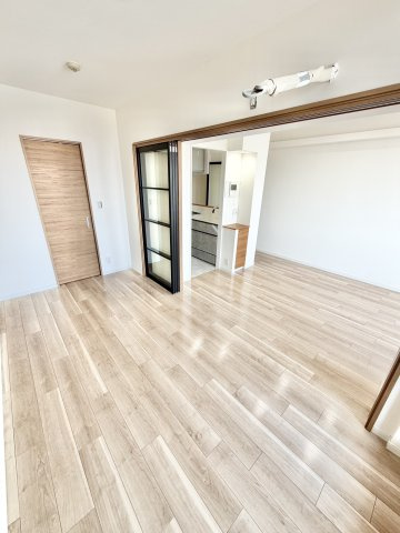 プラネ三軒茶屋の居間・リビング