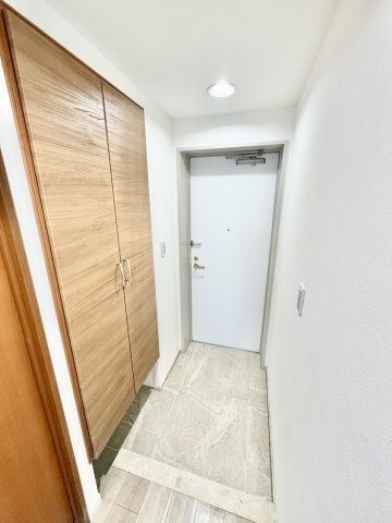 プラネ三軒茶屋の玄関