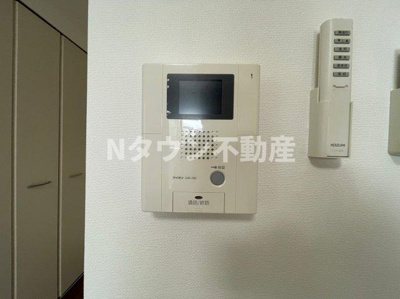 【セキュリティ】 | ヴィオラレジデンス | モニター付きのインターフォンです