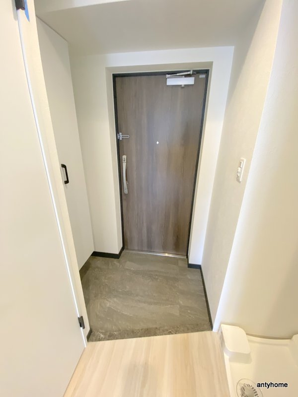 ウインズコート桜塚　仲介手数料無料の玄関