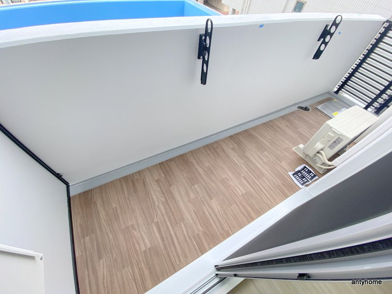 ウインズコート桜塚　仲介手数料無料のバルコニー