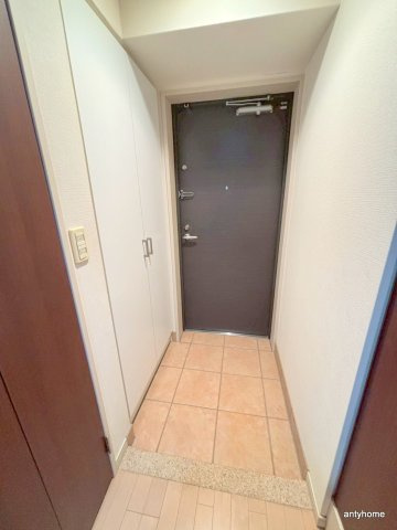 レジデンス本町靭公園　仲介手数料無料の玄関